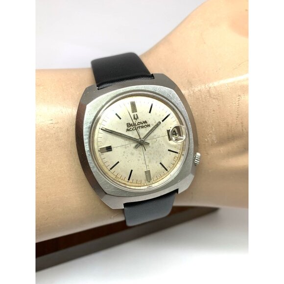 Bulova Accutron Men's Watch Vintage 1971 Quartz Silver Dial Black Leather Band - Picture 10 of 13